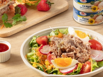 Tuna salad with soft boiled egg